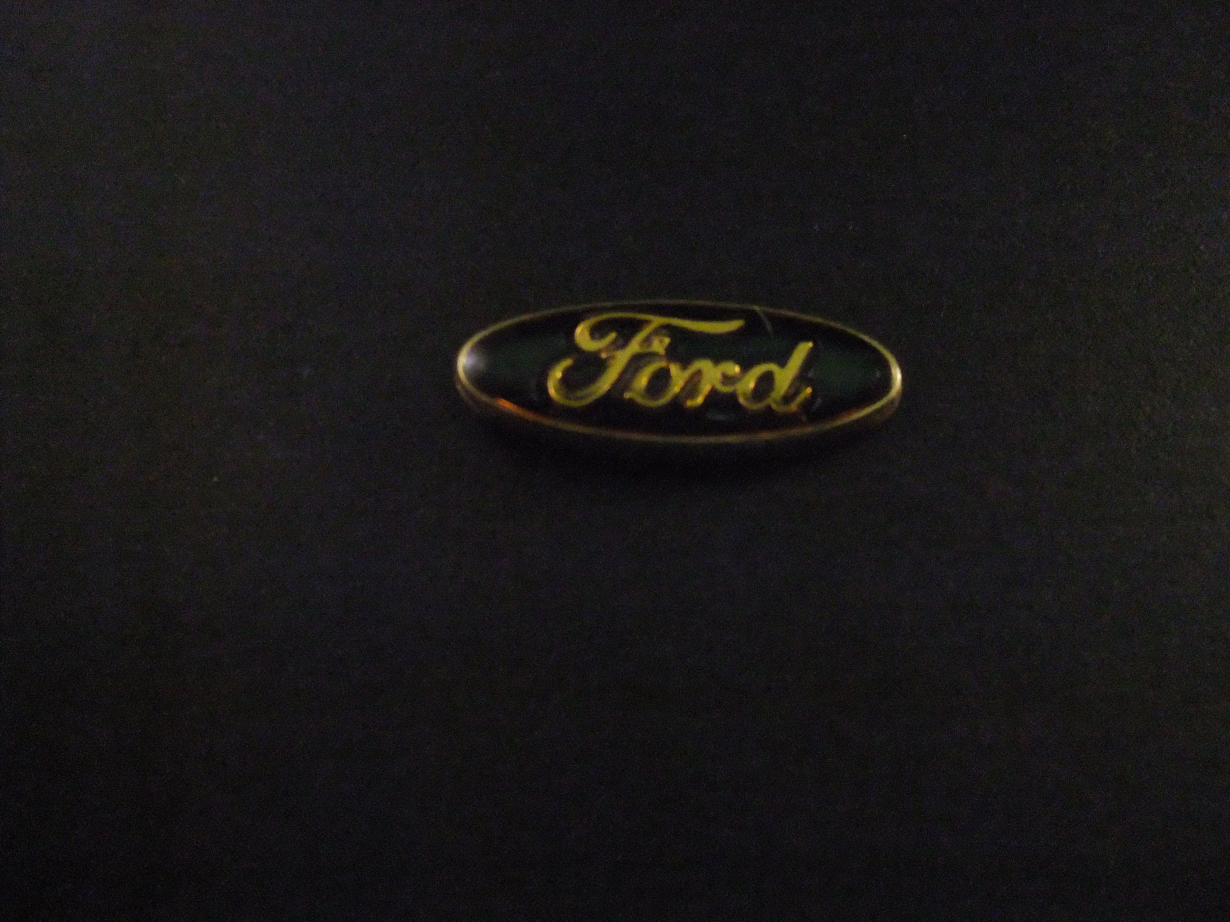 Ford Logo één ring goudkleurige letters
